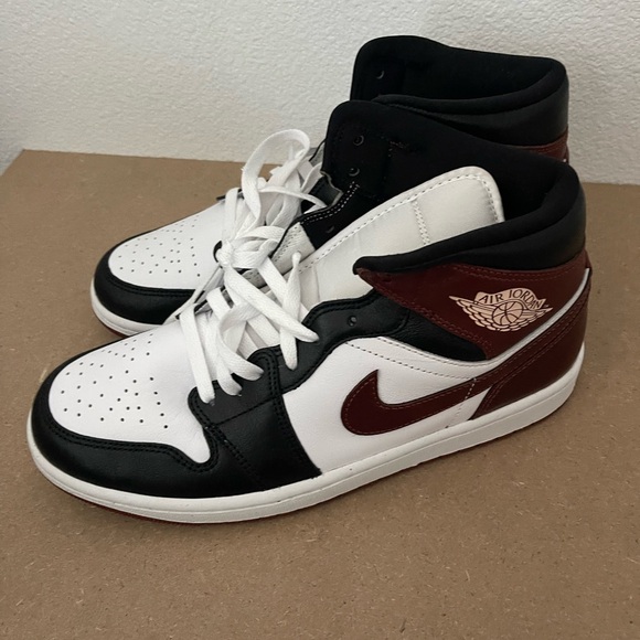 Jordan Other - Nike Men's Jordan 1 Mid SE White/Dark Pony-Black (HF3216 102) Sneakers Sz 9